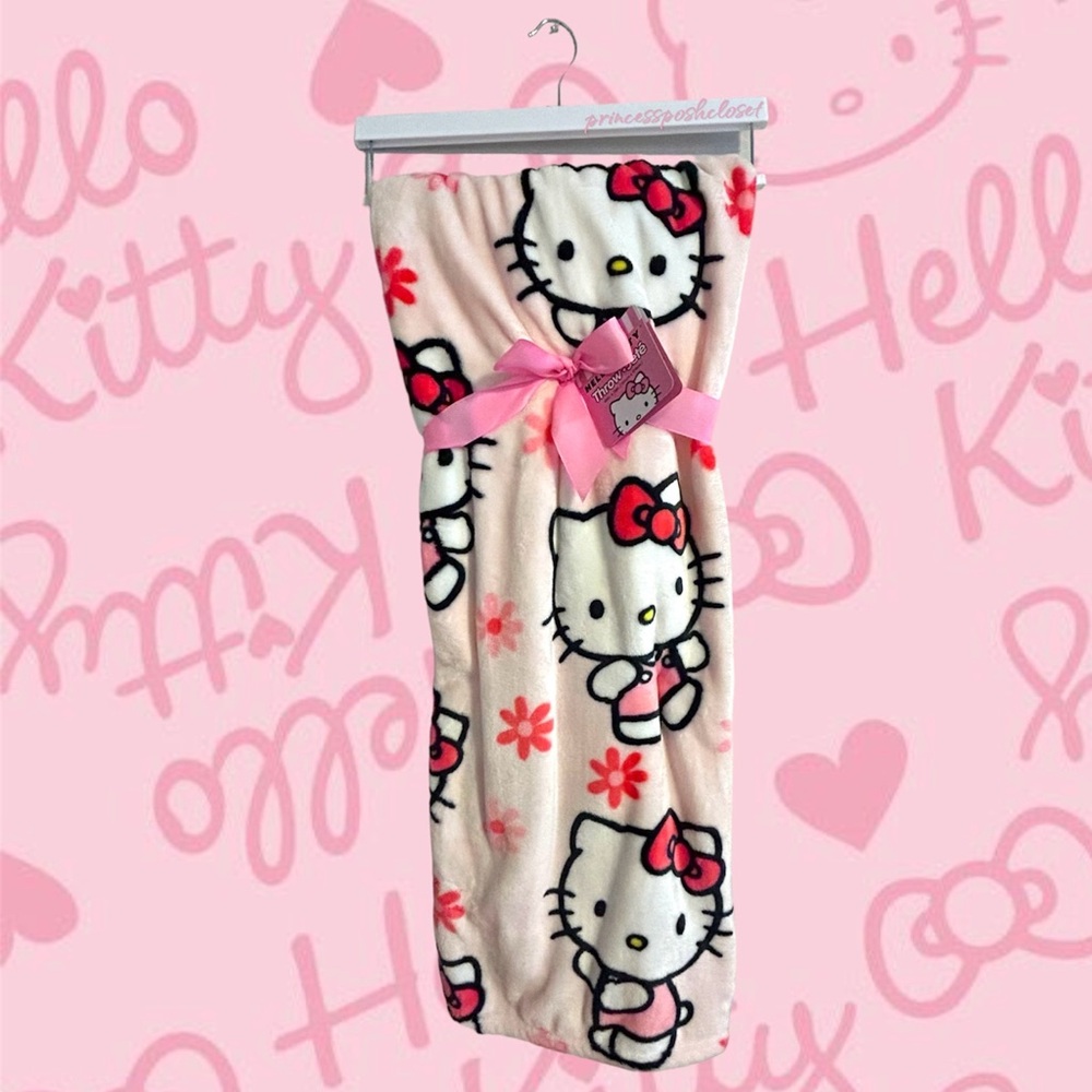 Sold 🎀 NWT Hello Kitty Pink Red & White Flower Blanket | Brand New With Tags